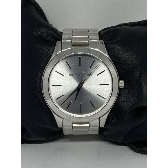 Michael Kors Runway MK3178 Womens Silver Stainless Steel Analog Dial Watch UC792 - Picture 1 of 12